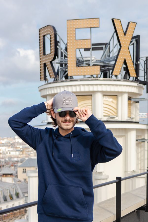 casquette grise, produits dérivés du grand rex, cinéma parisien