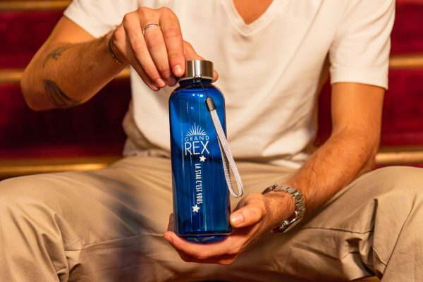 gourde en plastique de couleur bleue "la star c'est vous", produits dérivés du grand rex